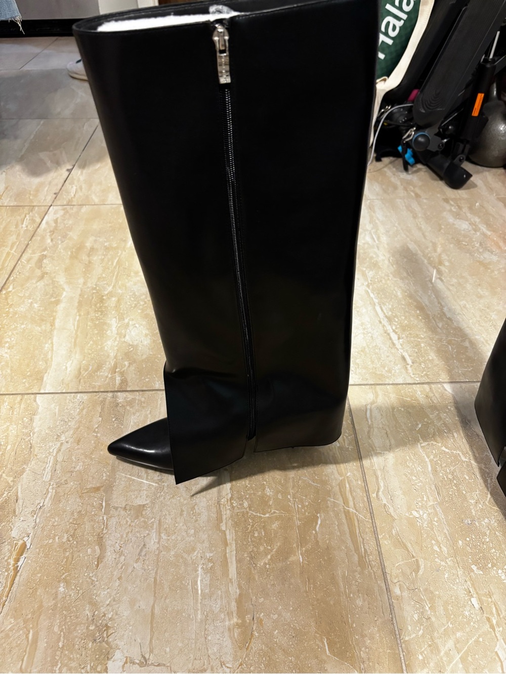 Brand new Urban Revivo Black Knee-High Pointed-Toe Heeled Boots - Picture 5 of 8